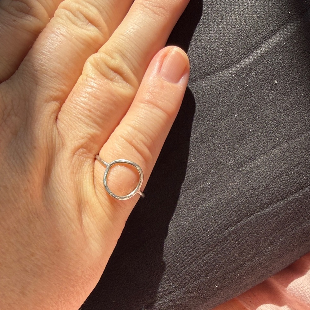 Minimal Open Circle Ring in 925 silver